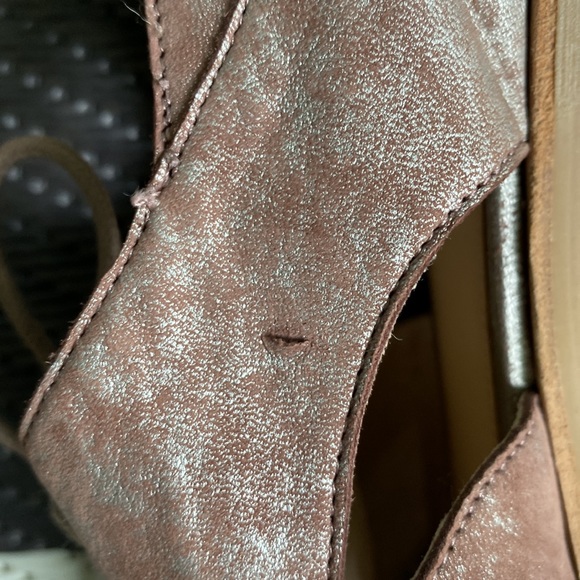 Vince Camuto Leather Metallic Cutout Oxfords - Picture 5 of 9